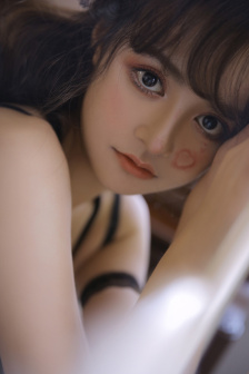 棉签插耳朵